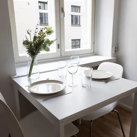2ndhomes Cozy And Quiet 2br By The Esplanade Park Апартаменты Хельсинки