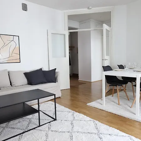 Apartment 2ndhomes Cozy And Quiet 2br By The Esplanade Park Helsinki